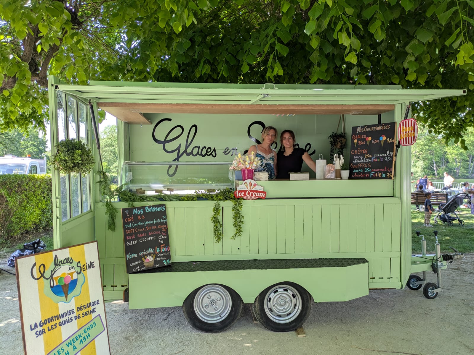 La caravane Glaces en Seine et ses fondatrices